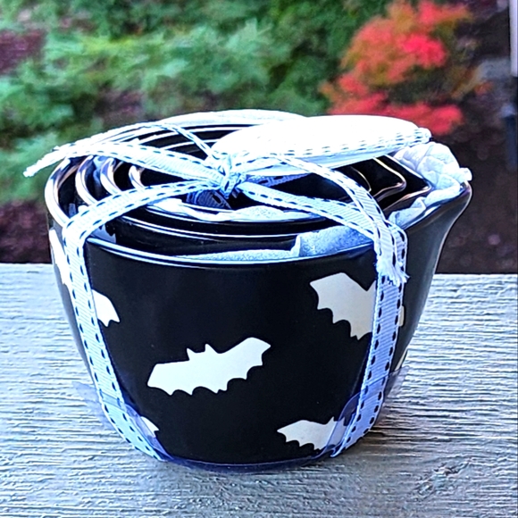 NWT Rae Dunn Bat Measuring Cups Halloween Kitchen Decor - Picture 1 of 5